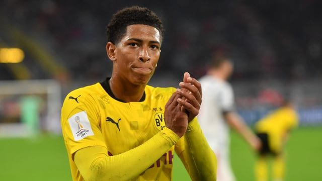 Verschenkte sein Trikot nach dem Supercup: BVB-Profi Jude Bellingham. Verschenkte sein Trikot nach dem Supercup: BVB-Profi Jude Bellingham.