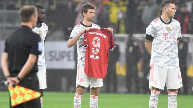 Die Bayern-Stars um Thomas Müller (M. Die Bayern-Stars um Thomas Müller (M.