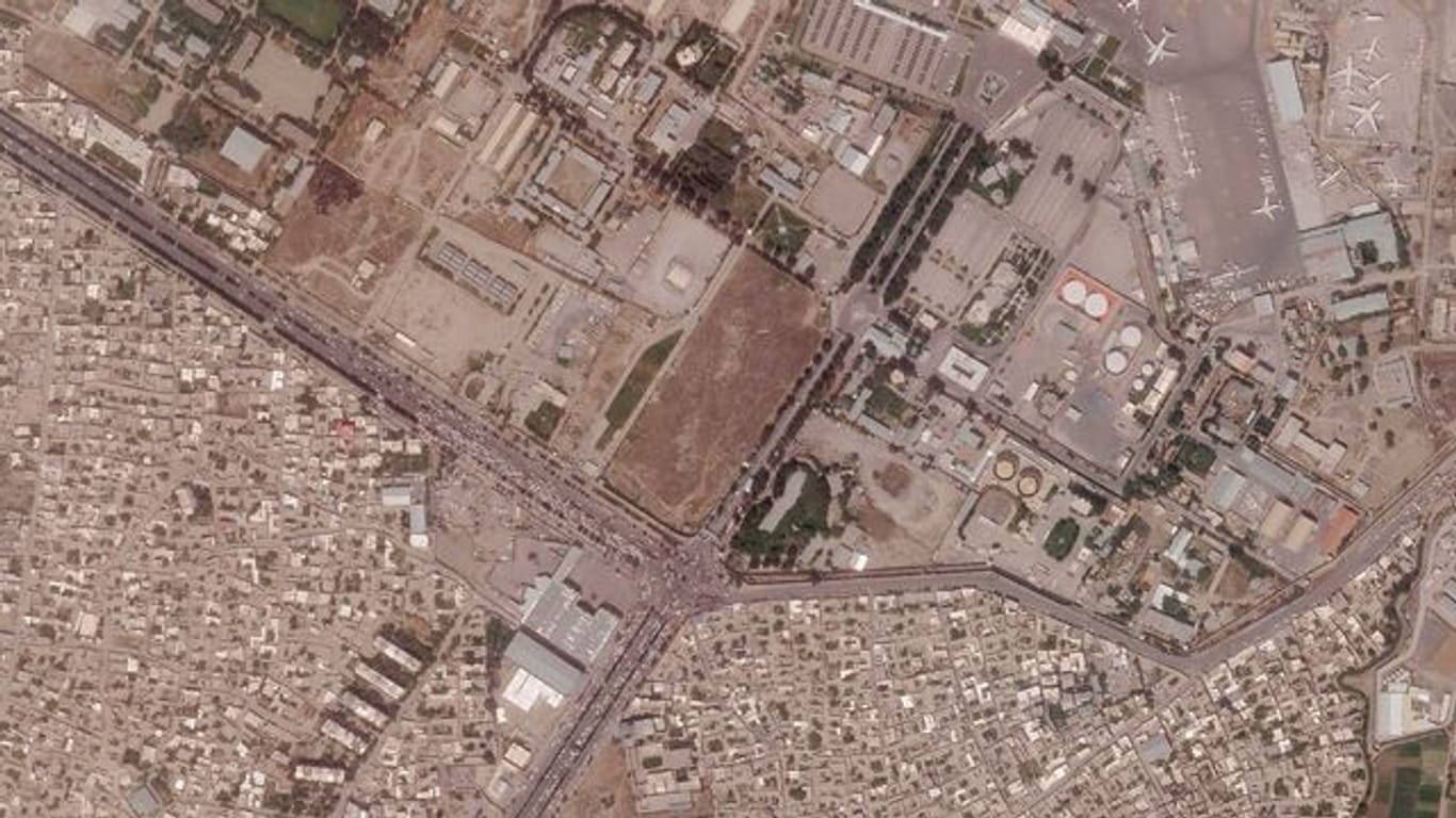 Eine Luftaufnahme des Flughafens in Kabul.