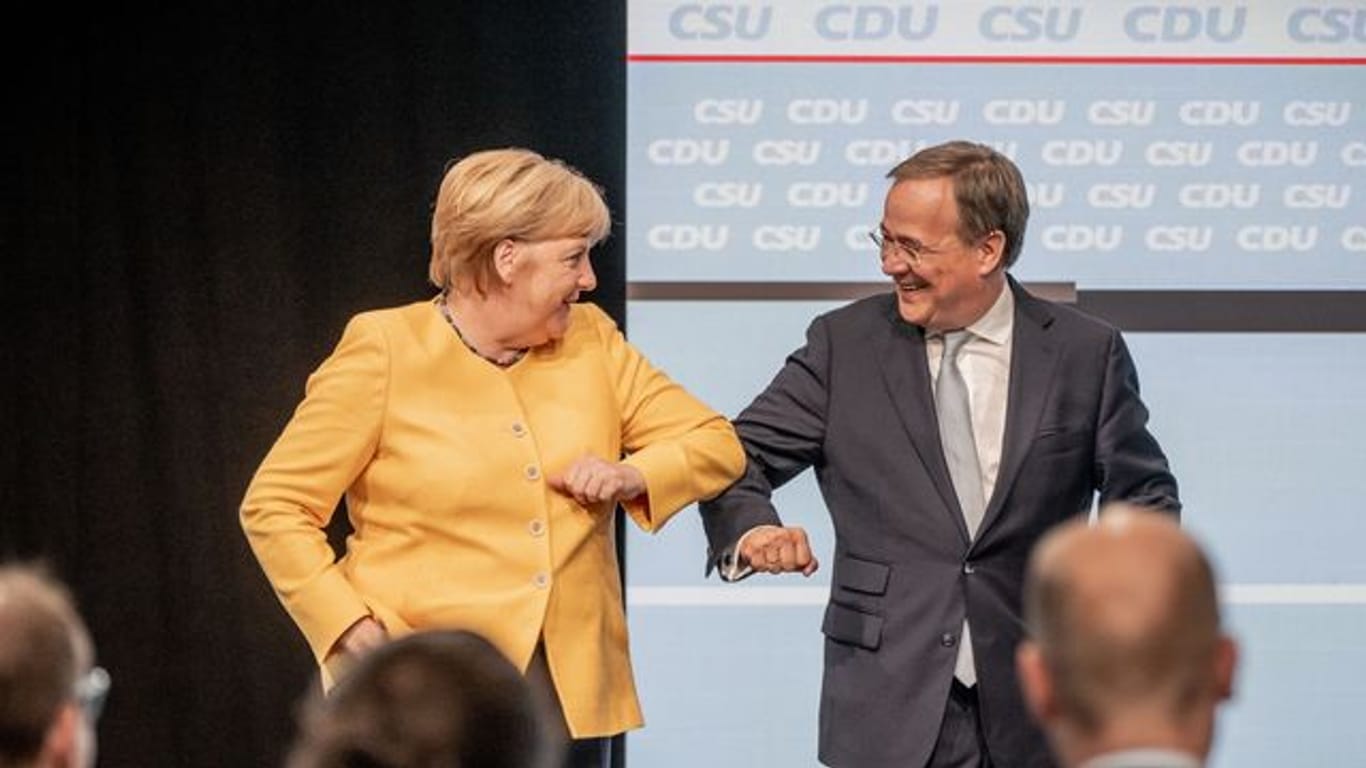 Gemeinsamer Wahlkampfauftritt in Berlin: Bundeskanzlerin Angela Merkel und Unionskanzlerkandidat Armin Laschet.