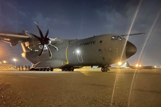 Ein Airbus der deutschen Luftwaffe auf dem Flughafen von Taschkent.