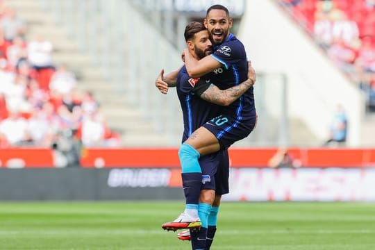 Ob Matheus Cunha (r) bei der Hertha bleibt, steht noch nicht fest.