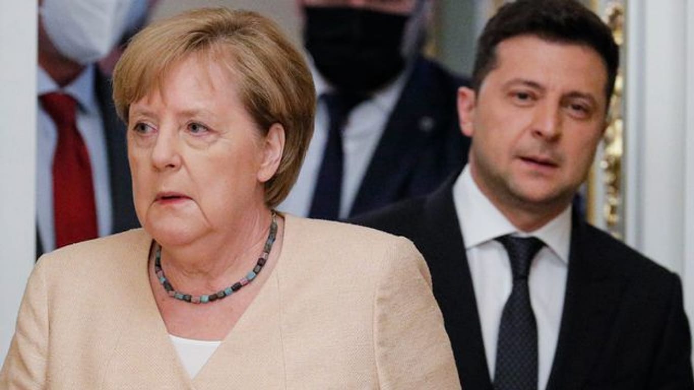 Bundeskanzlerin Angela Merkel ist zu Gast in Kiew beim ukrainischen Präsidenten Wolodymyr Selenskyj.