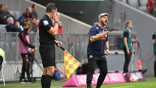 Kölns Trainer Steffen Baumgart findet die Pfiffe gegen Leroy Sané beschämend. Kölns Trainer Steffen Baumgart findet die Pfiffe gegen Leroy Sané beschämend.