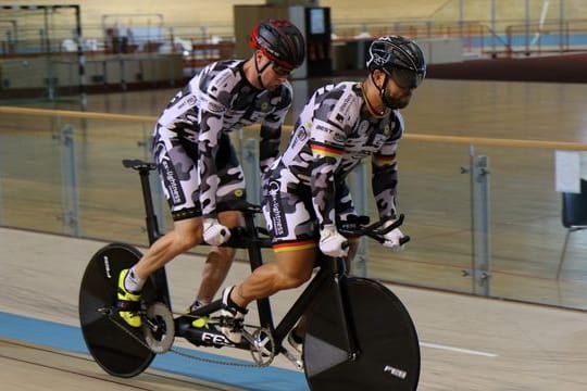 Robert Förstemann (r) und sein Partner Kai Kruse beim Training.