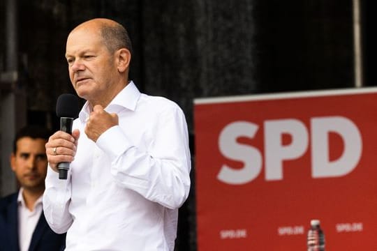 SPD-Kanzlerkandidat Olaf Scholz bei einer Wahlkampfveranstaltung in Karlsruhe.