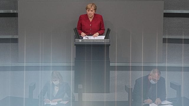 Bundeskanzlerin Angela Merkel hat eine intensive Aufarbeitung der Hintergründe des Desasters in Afghanistan angekündigt. Bundeskanzlerin Angela Merkel hat eine intensive Aufarbeitung der Hintergründe des Desasters in Afghanistan angekündigt.