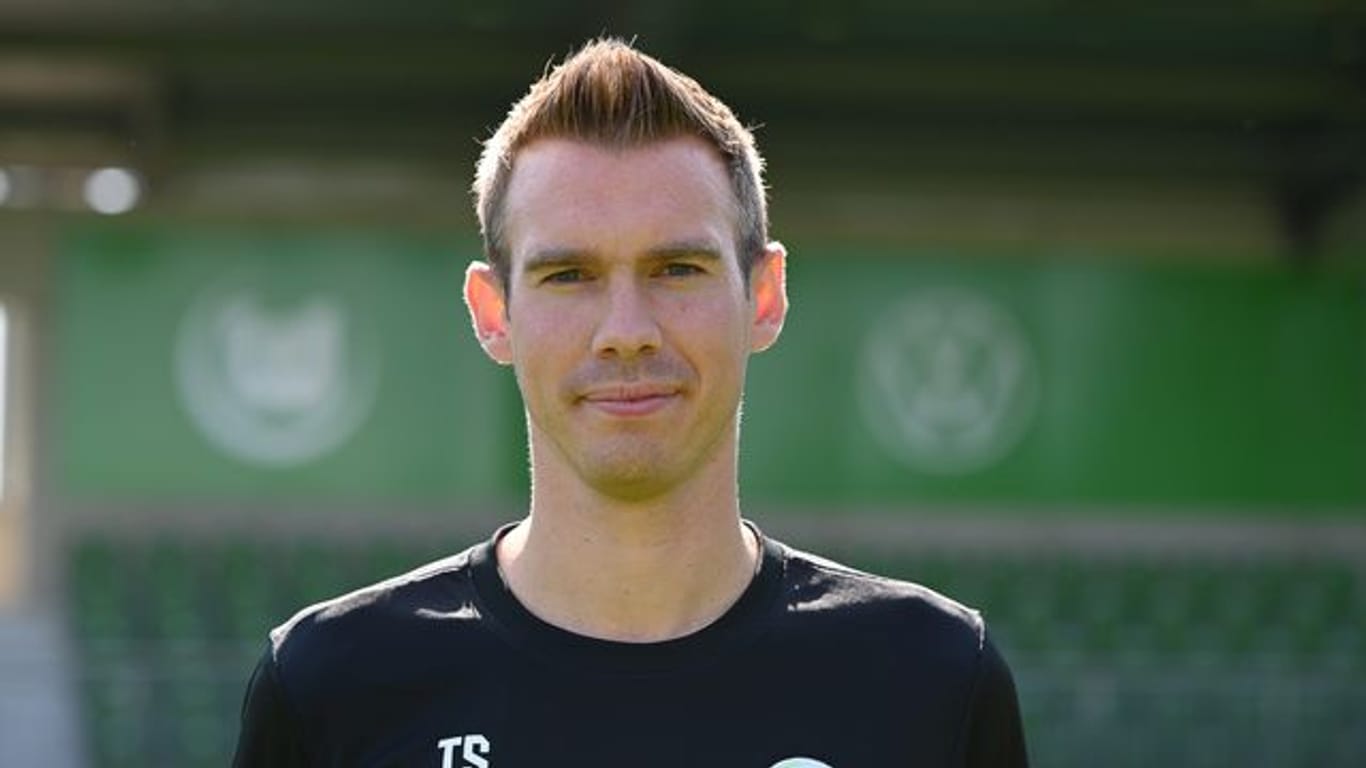 Für Wolfsburgs Trainer Tommy Stroot ist die hohe TV-Präsenz eine Chance.