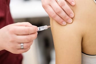 In Deutschland sind mittlerweile 100,2 Millionen Impfdosen verabreicht worden.