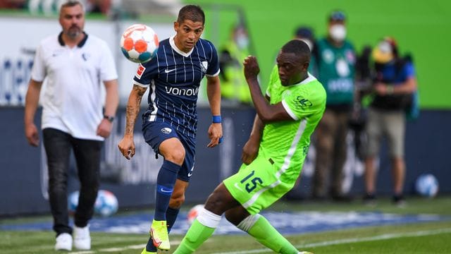 Fehlt dem VfL Bochum in Köln: Cristian Gamboa (l).