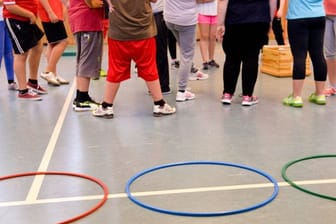 Jugendliche nehmen an einem Abspeckprogramm für stark übergewichtige Jugendliche am Kinderkrankenhaus an der Bult in Hannover teil.