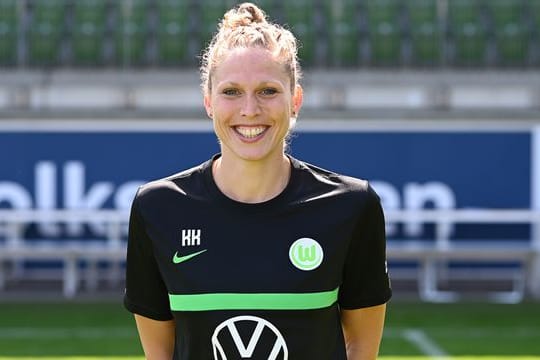 Kim Kulig, Assistenztrainerin der Frauen-Mannschaft des VfL Wolfsburgs.