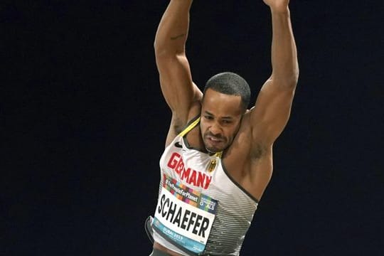 Weitspringer Leon Schäfer bei der Para-WM der Leichtathleten 2019 in Dubai.