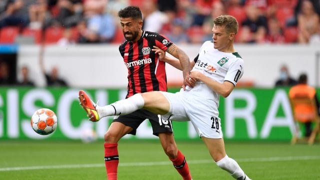 Das angebliche Interesse des FC Bayern München an Matthias Ginter (r) von Borussia Mönchengladbach hat Max Eberl nicht bestätigt. Das angebliche Interesse des FC Bayern München an Matthias Ginter (r) von Borussia Mönchengladbach hat Max Eberl nicht bestätigt.