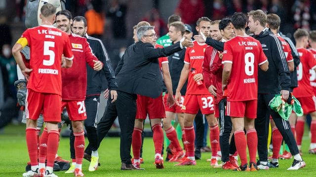 In der Conference League bekommt es mit namhaften Gegnern zu tun.