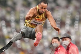 Leon Schäfer springt in Tokio zur Silbermedaille.