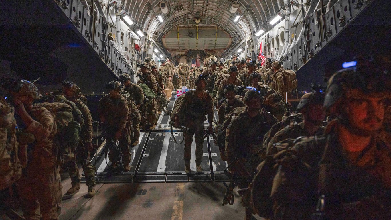 Soldaten einer US-Luftlandedivision auf einem Truppenstützpunkt im Nahen Osten.