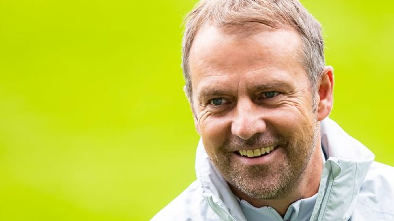 Hansi Flick gibt am Donnerstag beim Länderspiel gegen Liechtenstein sein Debüt als Bundestrainer.