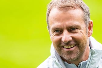 Hansi Flick gibt am Donnerstag beim Länderspiel gegen Liechtenstein sein Debüt als Bundestrainer.
