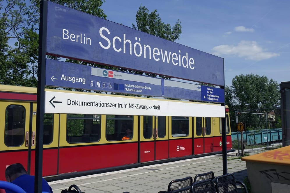 Der S-Bahnhof Schöneweide (Archivbild): Hier hat die Polizei einen 24-Jährigen festgenommen.