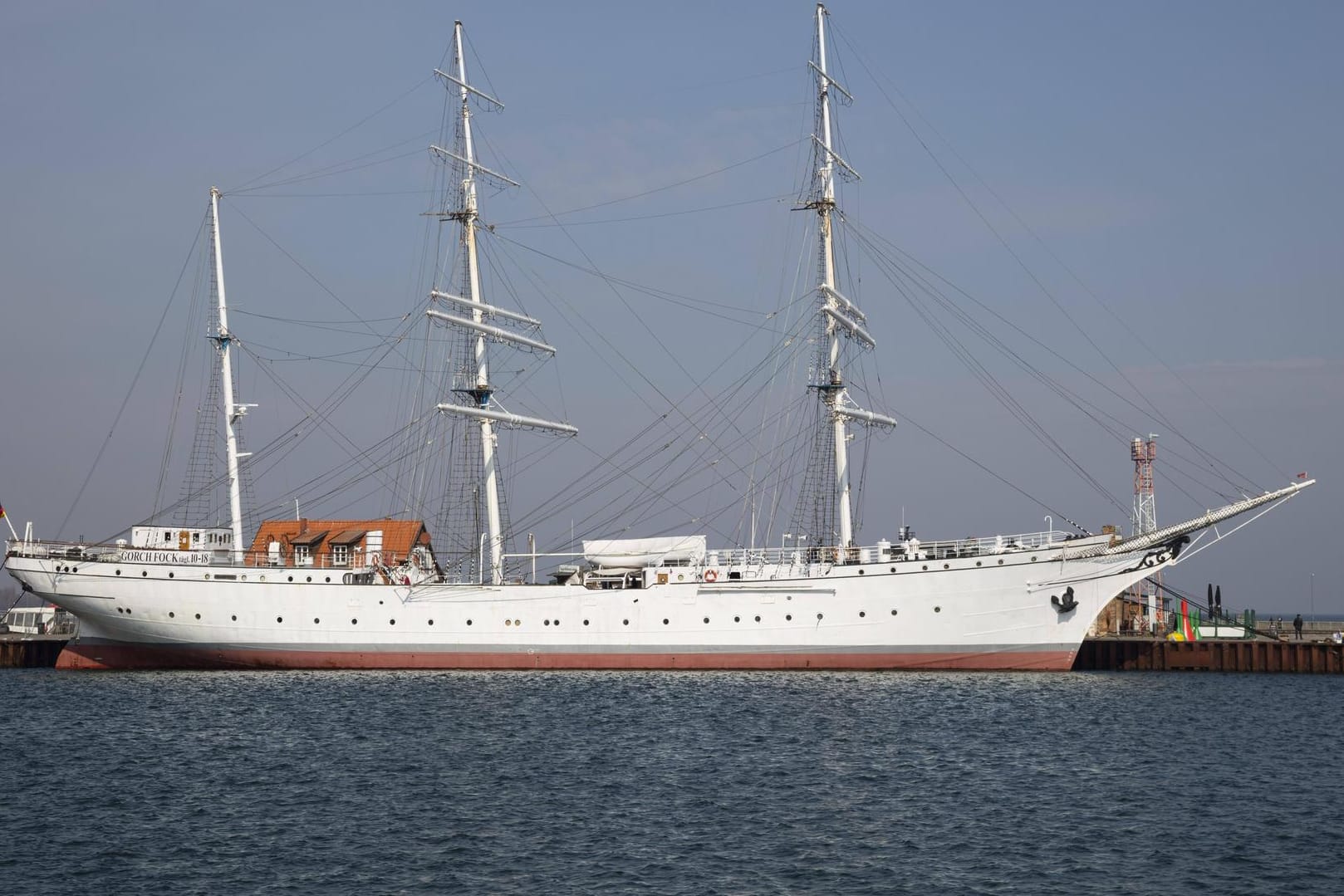 Die Gorch Fock (Archivbild): Das Schiff fährt zu seiner ersten Probefahrt aus.