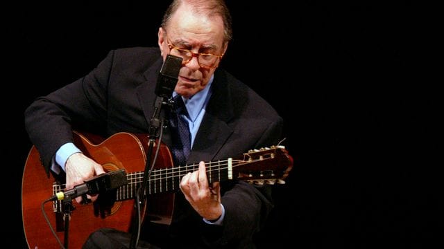 Der brasilianische Komponist Joao Gilberto 2004 in der Carnegie Hall.