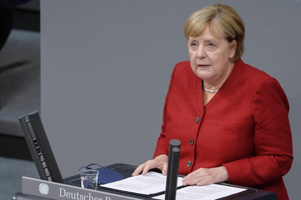 Bundeskanzlerin Angela Merkel: Linkenfraktionschef Dietmar Bartsch sieht lange Koalitionsgespräche auf die Parteien zukommen.