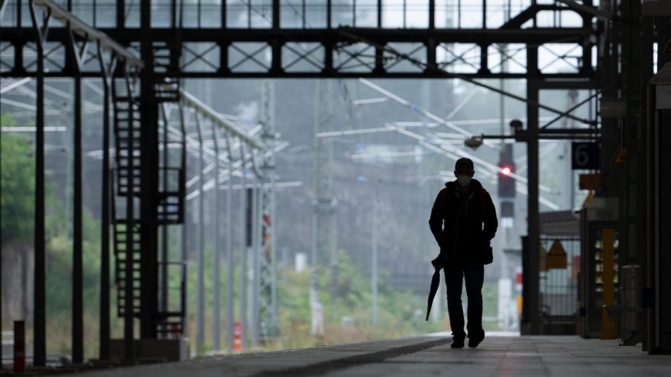 Vor dem Streik: So leer wie hier dürfte es am Dienstag auf vielen Bahnsteigen aussehen.