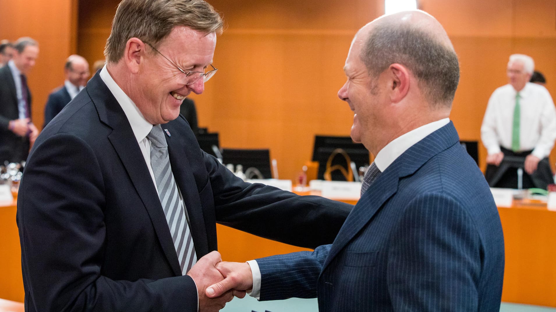 Thüringens Regierungschef Bodo Ramelow und Olaf Scholz (Archivbild): Wie realistisch ist eine Koalition mit Beteiligung der Linken? Thüringens Regierungschef Bodo Ramelow und Olaf Scholz (Archivbild): Wie realistisch ist eine Koalition mit Beteiligung der Linken?