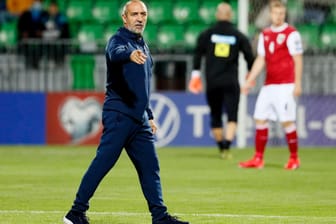 Moldaus Nationaltrainer Roberto Bordin vor dem Spiel: Der Italiener musste etwas auf den Anpfiff warten.