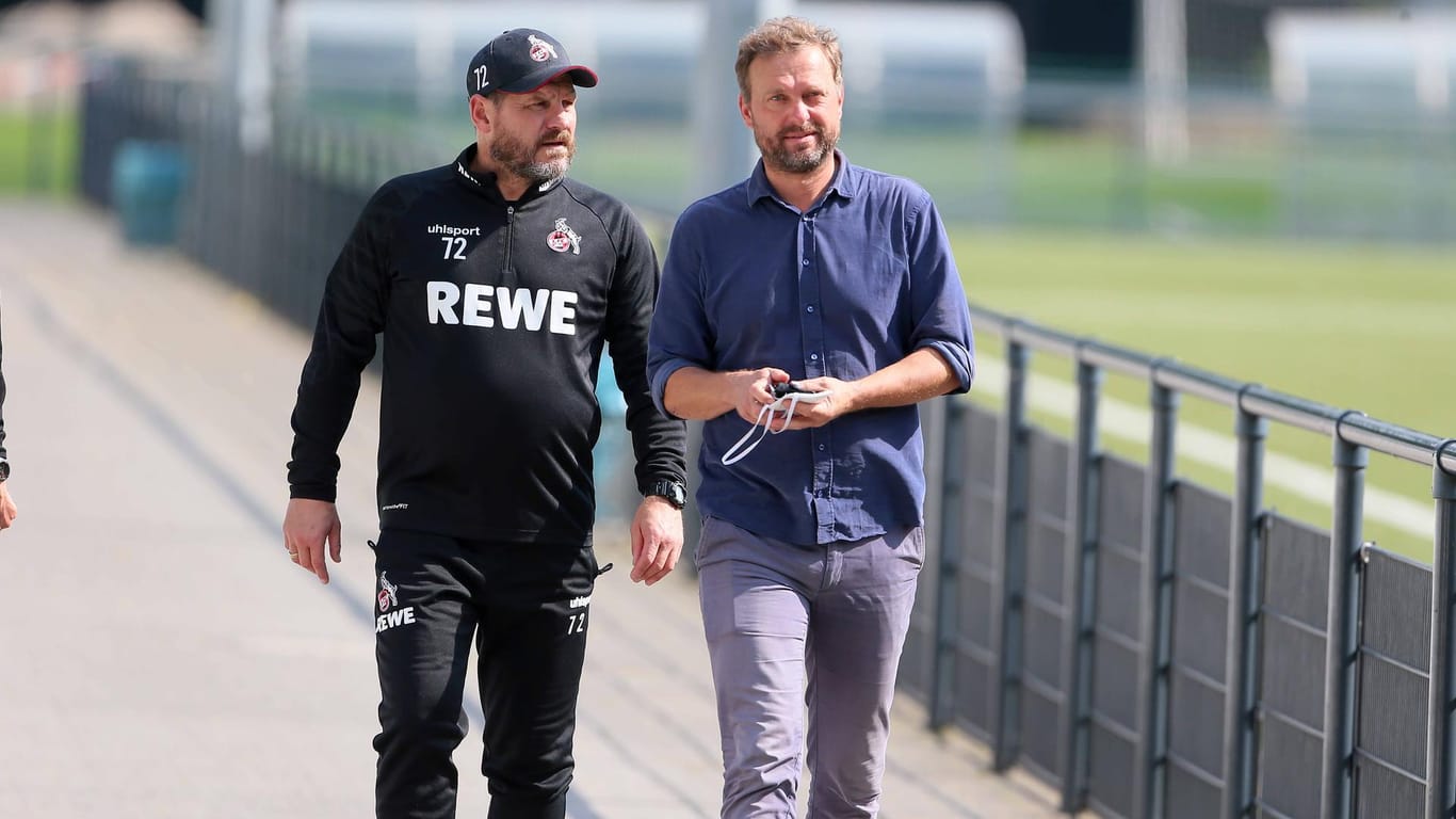 Steffen Baumgart mit Interims-Sportchef Jörg Jakobs: Ein Transfer steht für den FC noch aus.