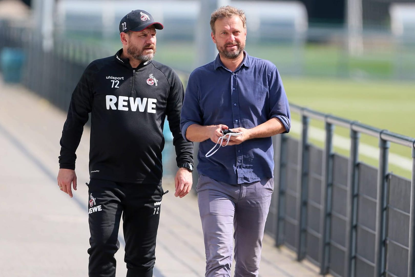 Steffen Baumgart mit Interims-Sportchef Jörg Jakobs: Ein Transfer steht für den FC noch aus.