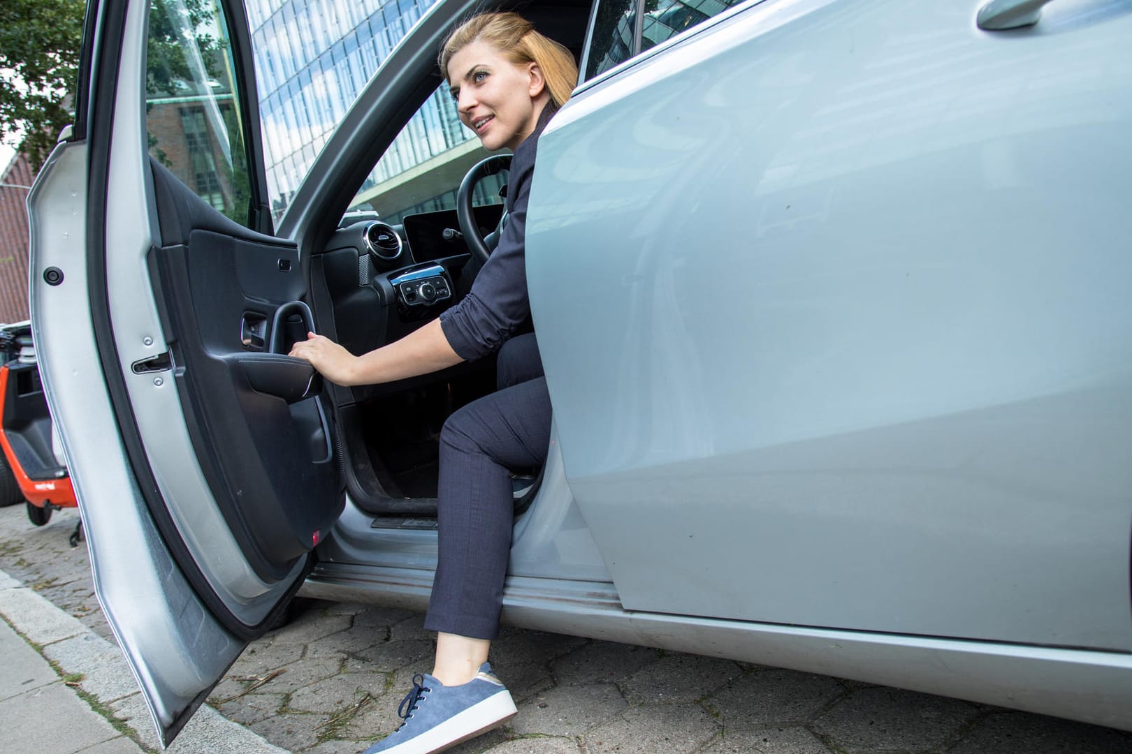 Auto statt Bahn: Wer aufgrund des Bahnstreiks auf der Suche nach einem Mietwagen ist, sollte besser schnell sein. Gerade in Innenstadtbereichen von Großstädten werden die Kapazitäten knapp.