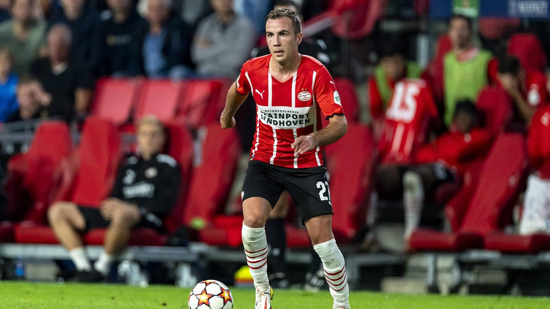 Mario Götze: Der Ex-Nationalspieler spielt seit Oktober 2020 für die PSV Eindhoven. Mario Götze: Der Ex-Nationalspieler spielt seit Oktober 2020 für die PSV Eindhoven.