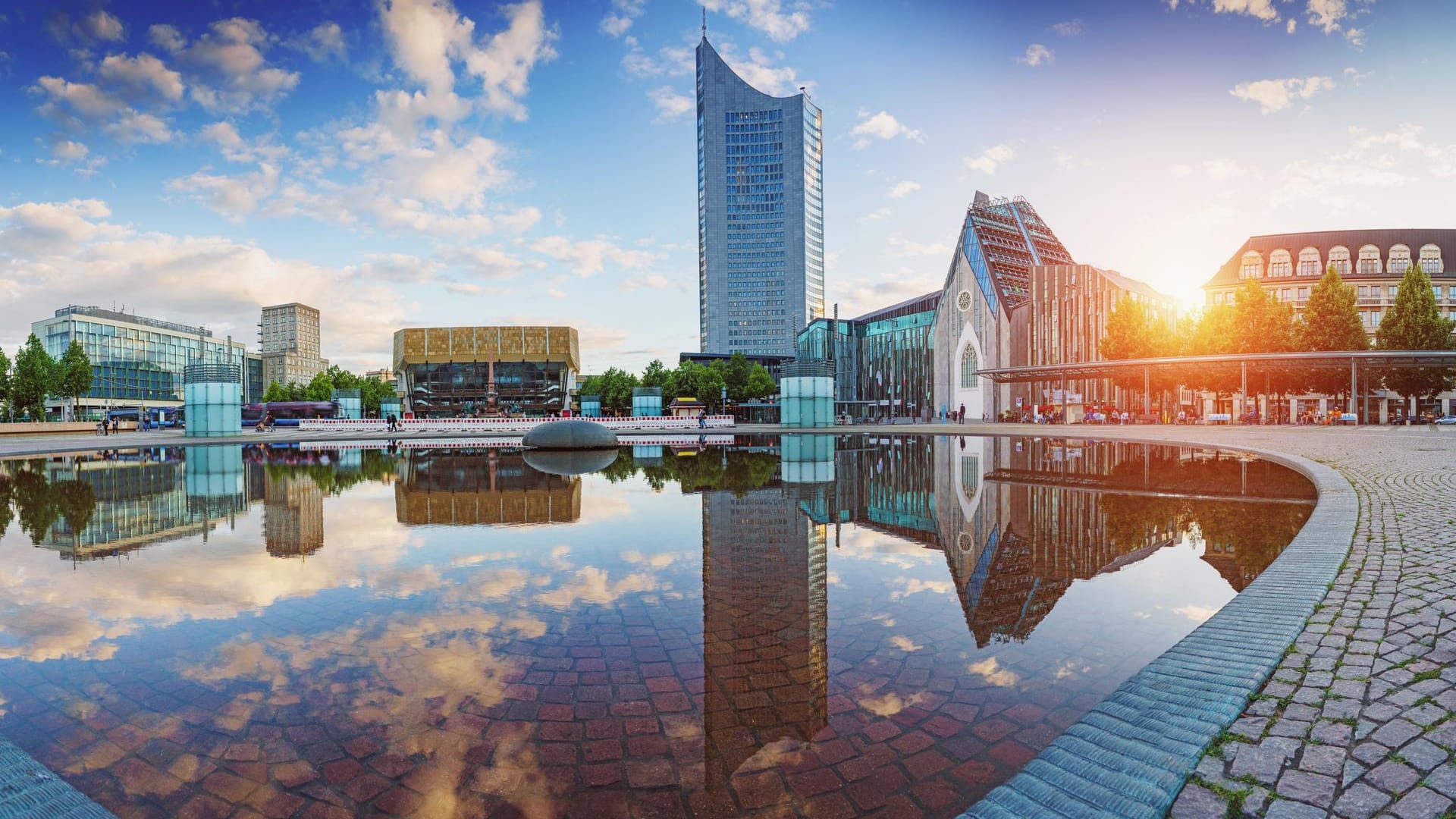 Entdecken Sie von Ihrem Vier-Sterne-Hotel aus die beliebtesten Sehenswürdigkeiten der Stadt.