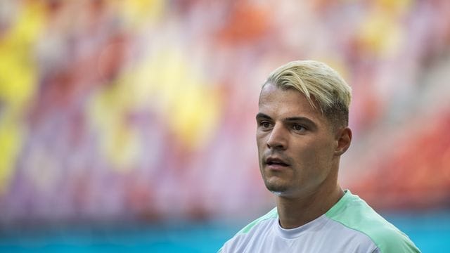Der Schweizer Granit Xhaka wurde positiv auf das Coronavirus getestet. Der Schweizer Granit Xhaka wurde positiv auf das Coronavirus getestet.