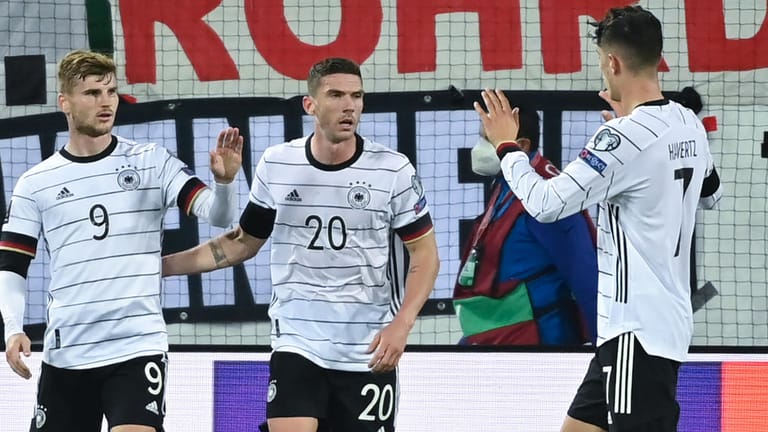 Ein Schützenfest mit vielen Toren hatten Fans der DFB-Elf erwartet. Doch es folgte nur ein knapper 2:0-Sieg der deutschen Nationalmannschaft gegen Liechtenstein, bei dem der ein oder andere Spieler enttäuschte. Die t-online-Einzelkritik.