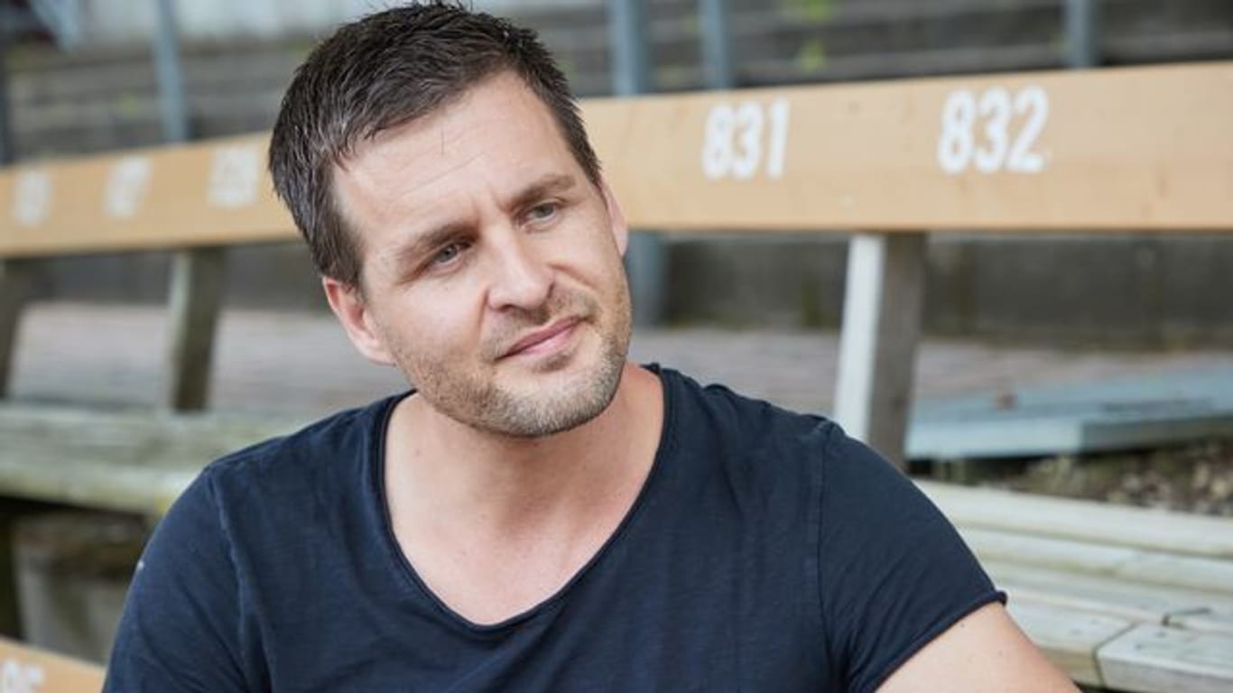 Der Sänger und Schauspieler Alexander Klaws wird 38.