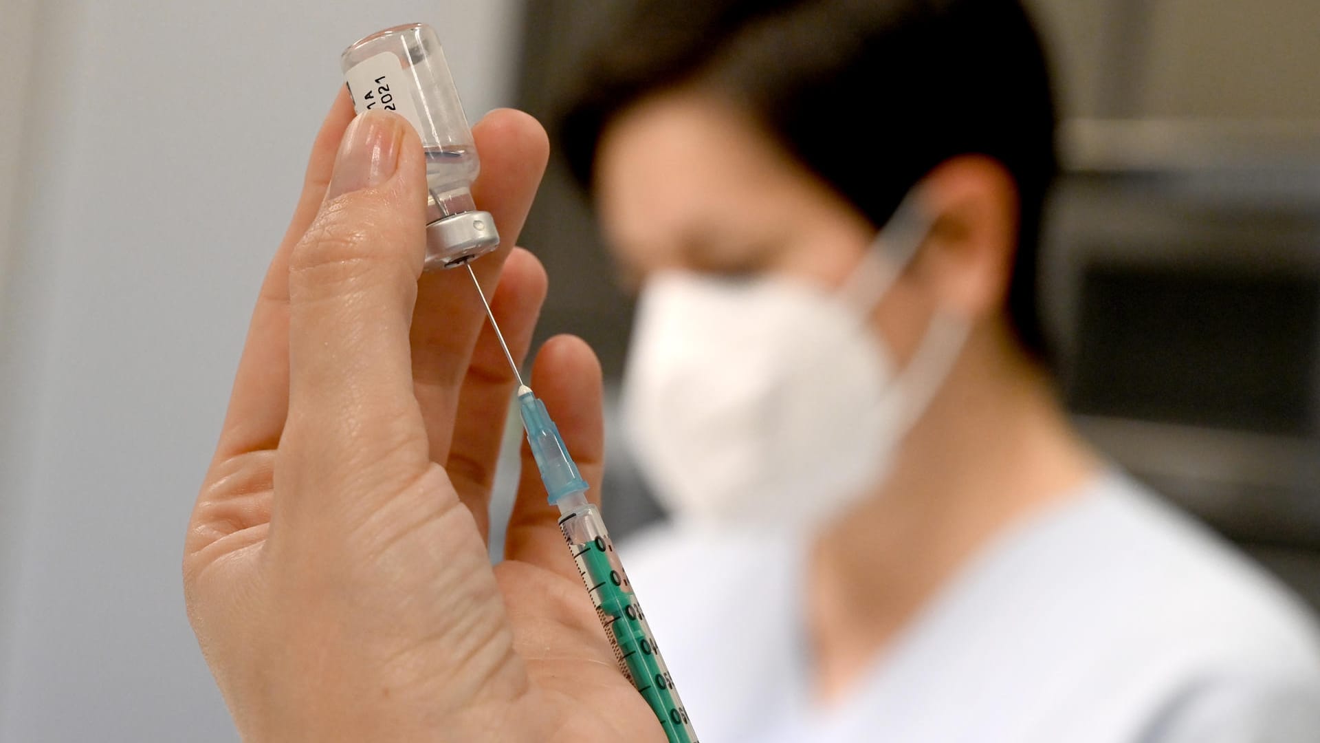 Auffrischimpfung gegen das Coronavirus: Die Impfquote in Deutschland steigt nur noch langsam. Auffrischimpfung gegen das Coronavirus: Die Impfquote in Deutschland steigt nur noch langsam.