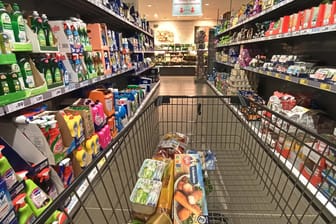 Einkauf im Supermarkt: Immer mehr Produkte werden zurückgerufen. (Symbolbild)