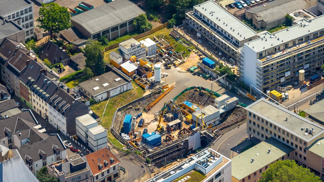 Luftbild von der Baustelle des Historischen Kölner Stadtarchivs von 2019 (Archivbild): Die Sanierung der Baugrube wird vorbereitet.