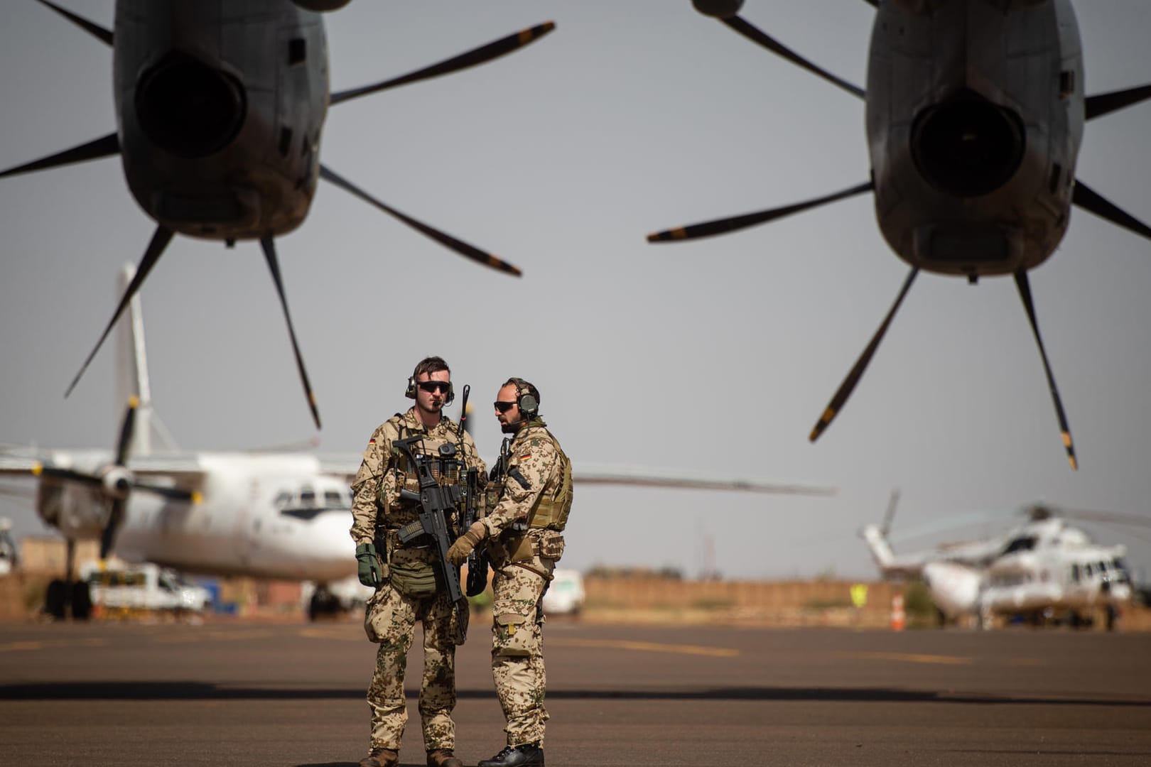 Bundeswehrsoldaten in Mail: Nach dem Fiasko in Afghanistan wird der Einsatz von einigen Politikern neu bewertet. (Archivfoto)