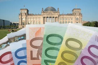 Das Reichstagsgebäude: Mehrere CDU-Abgeordnete sollen laut Spiegel-Informationen versucht haben, Schulden einer deutschen Firma in der Ukraine einzutreiben. (Symbolfoto)