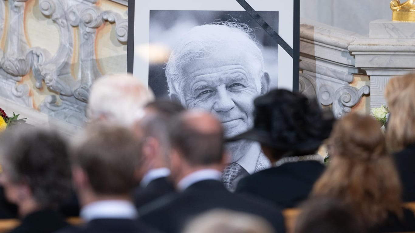 Ein Foto mit Kurt Biedenkopf bei der Trauerfeier in Dresden: "Der richtige Mann zur richtigen Zeit".