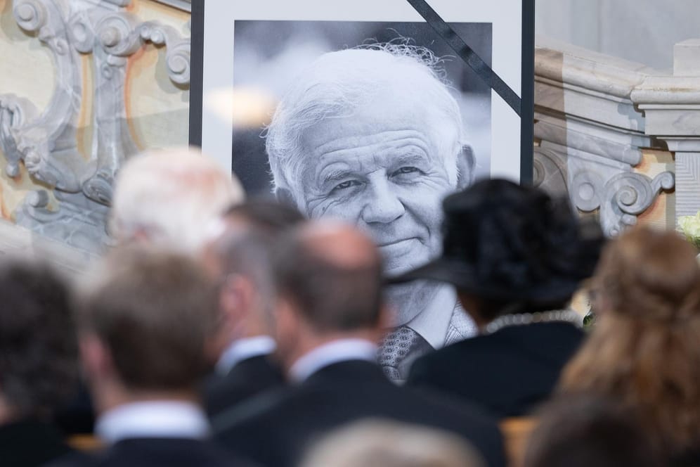 Ein Foto mit Kurt Biedenkopf bei der Trauerfeier in Dresden: "Der richtige Mann zur richtigen Zeit".