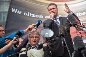 Claus Weselsky bei einer Streikkundgebung 2015 in Berlin: Der streitlustige Gewerkschaftschef schreckt nicht vor Arbeitskämpfen zurück.