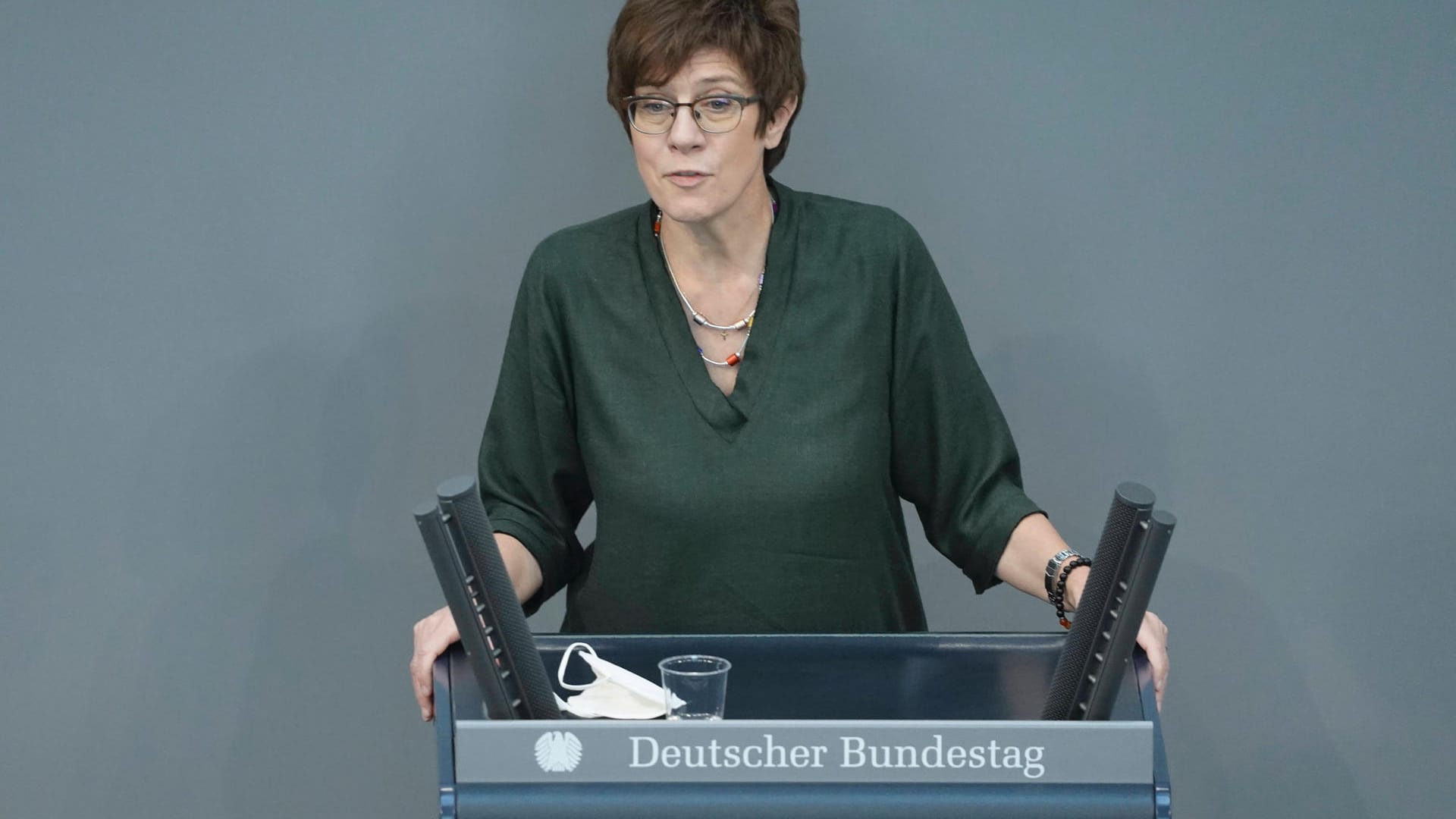 Verteidigungsministerin Annegret Kramp-Karrenbauer (Archivfoto): Die CDU-Politikerin will auch "künftig als Ministerin die Soldatinnen und Soldaten der Bundeswehr" vertreten.