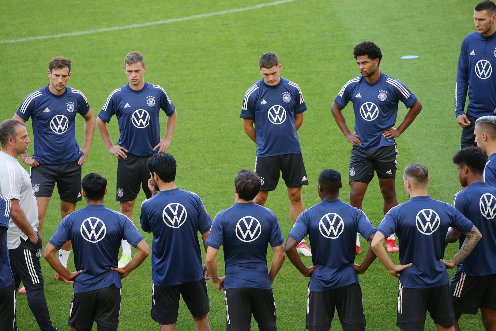 Bundestrainer Flick und die DFB-Elf beim Training: Gegen Armenien wird die Mannschaft umgebaut.