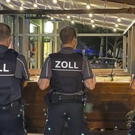 Beamte des Zolls: In Köln gab es mehrere Durchsuchungen in Shisha-Bars.