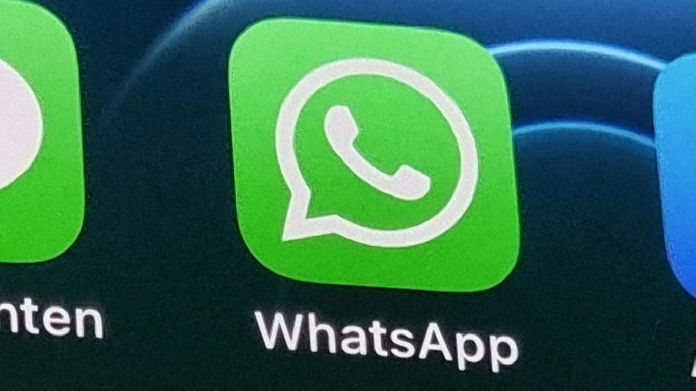 WhatsApp auf dem Smartphone (Symbolbild): Eine neue Funktion ermöglicht es, Chat-Verläufe von iPhones zu Samsung-Handys umzuziehen.